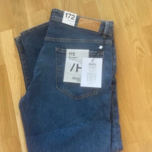 Selected homme jeans  - Selected homme Jeans i storleken w36, dem är helt oanvända och prislappen är fortfarande på. (Slim tapered)