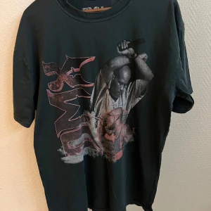 DMX T-shirt  - Oversize DMX T-shirt i storlek S  Använt fåtal gånger 