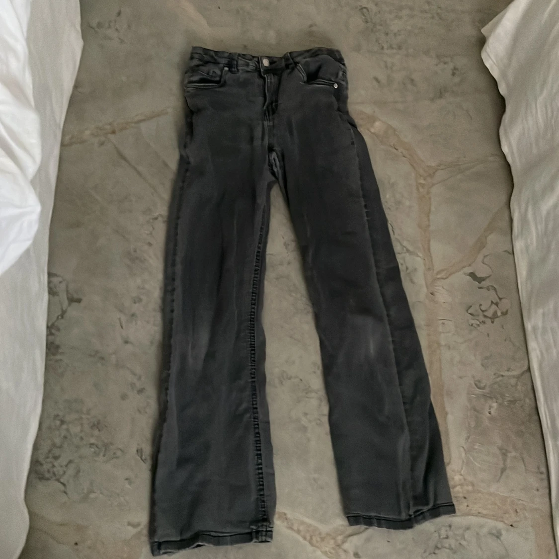 Svarta bootcut jeans