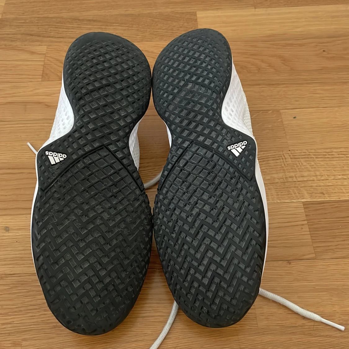 Adidas träningsskor, storlek 41 - 92