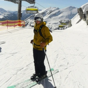 Peak Performance skidbyxor - Köpta i nyskick från Sellpy och använda mycket sparsamt sen köpet. Hela och rena uppskattad storlek mellan s-m unisex. Säljer då jag skaffat nya byxor