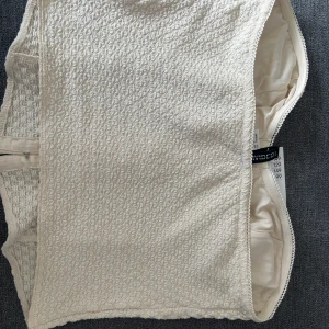 Creme färgat korsett - Helt ny korsett storlek L