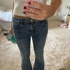Jätte fina flared jeans från Lindex !! - Väldigt fina jeans från Lindex i storlek 152