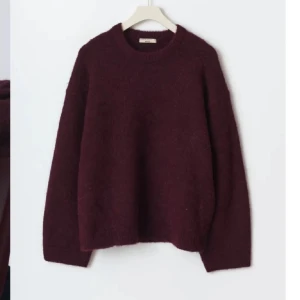 Stickad tröja  - Använd endast en gång, helt utan difekter. Slutsåld på hemsidan🥰