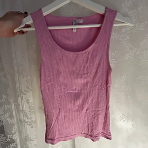 rosa boatneck linne - rosa linne med boat neck ribbat material