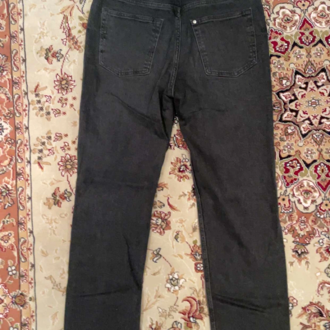 Svarta jeans från H&M - 1