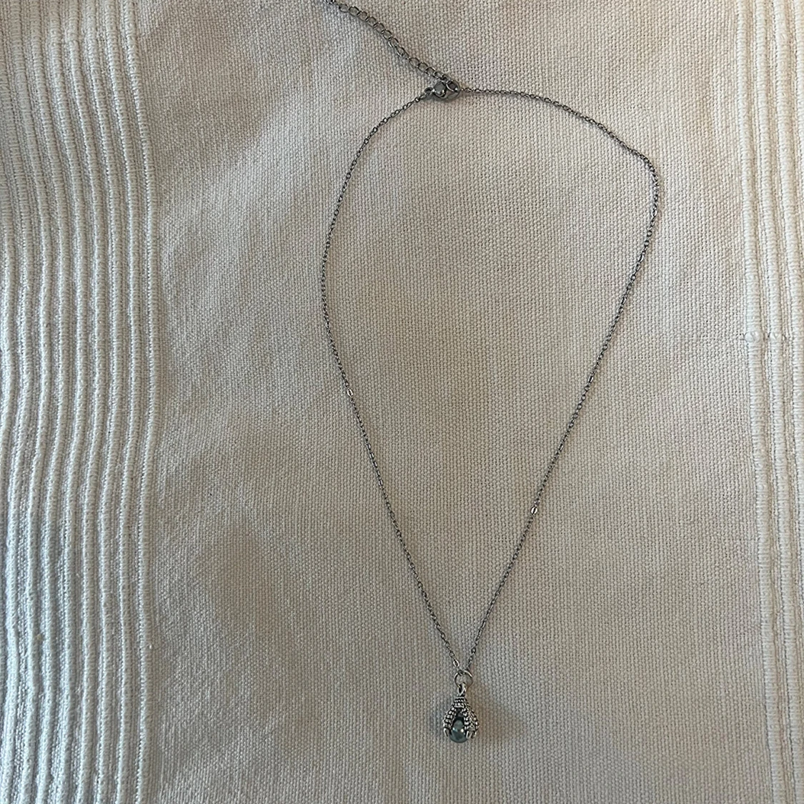 Silver halsband dragon claw