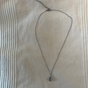 Silver halsband dragon claw - Justerbar och rostfri stål// grå pärla