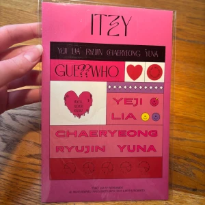 Itzy stickers  - Ny inplastade från Guess Who album