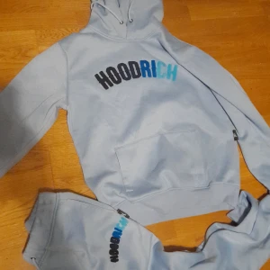 Hoodrich Dress - Använd 2 gånger hör av er vid frågor eller vid funderingar.