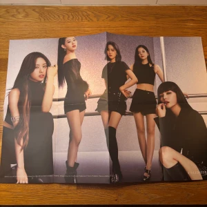 Itzy Cheshire poster  - Från Cheshire album