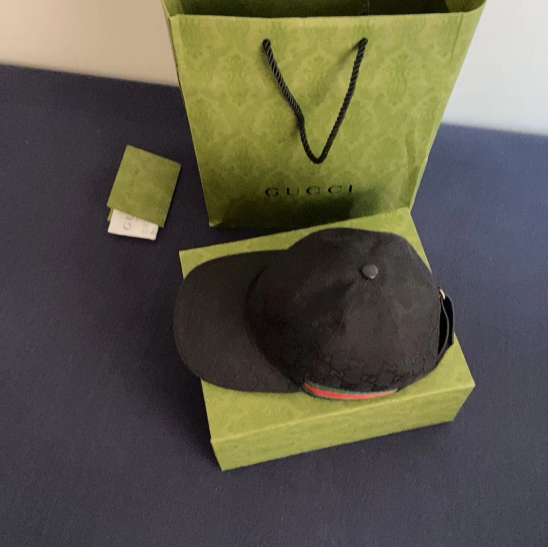 Svart keps från Gucci