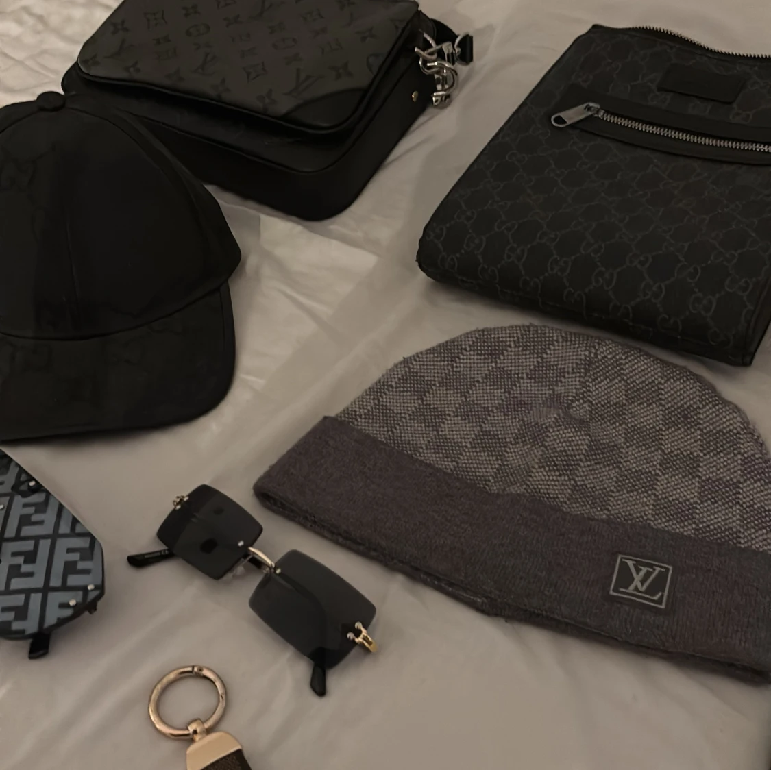 Väskor,mossor,glasögon  - 93