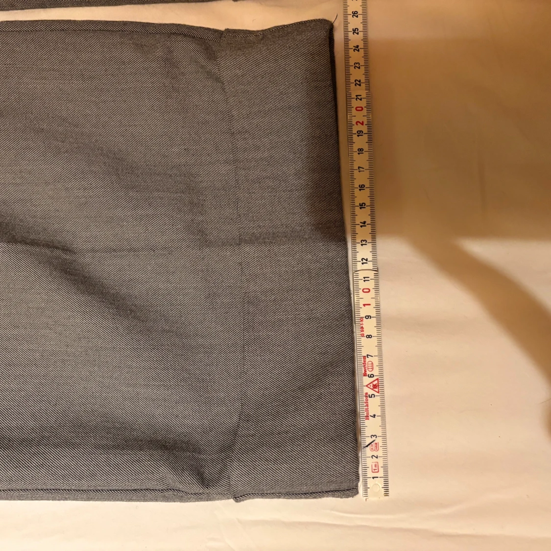 Grå kostymbyxor med knappar - 92