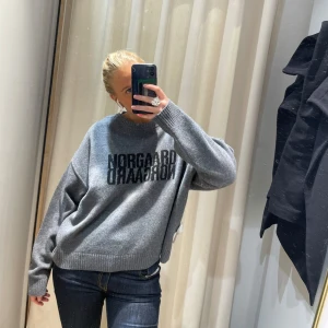 Mads Nørgaard  - Så snygg tröja från Mads Nørdgaard🤍 nypris 2800 kr 