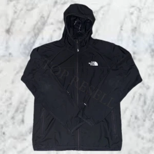 The North Face Jacka - Säljer min northface jacka då den inte passar mig längre. Brasick inga skador på den, Strl Xs Vind Jacka kan också användas mot regnet.