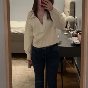 Stickad tröja  - Stickad tröja från & other stories i storlek S💞