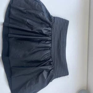 Gina Young mini kjol  - Super snygg kjol ifrån Gina som inte säljs längre 