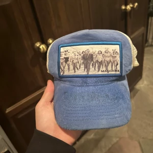 Magiore keps   - Inte i det bästa skicket men tvättar å gör i ordning den innan du köper