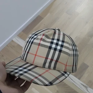 BURBERRY KEPS - Storlek m kan även byta mot gucci keps.