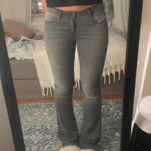 Diesel jeans - Snygga diesel jeans i strl S, (w28 l30), för långa på mig