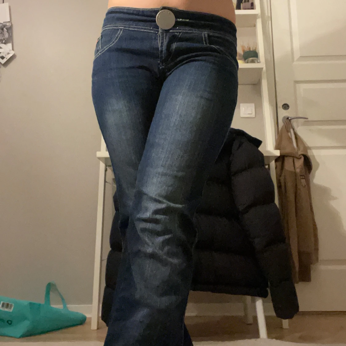 Mörkblåa Low Waist Jeans från YL COLLECTION  - 90
