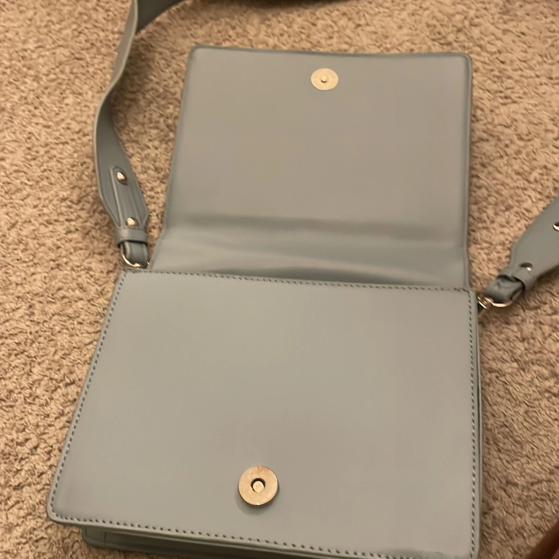 En blå väska  - 91