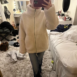 Pilejacka hm - Säljer denna! Kom med prisförslag🩷 använd en gång, strl XS