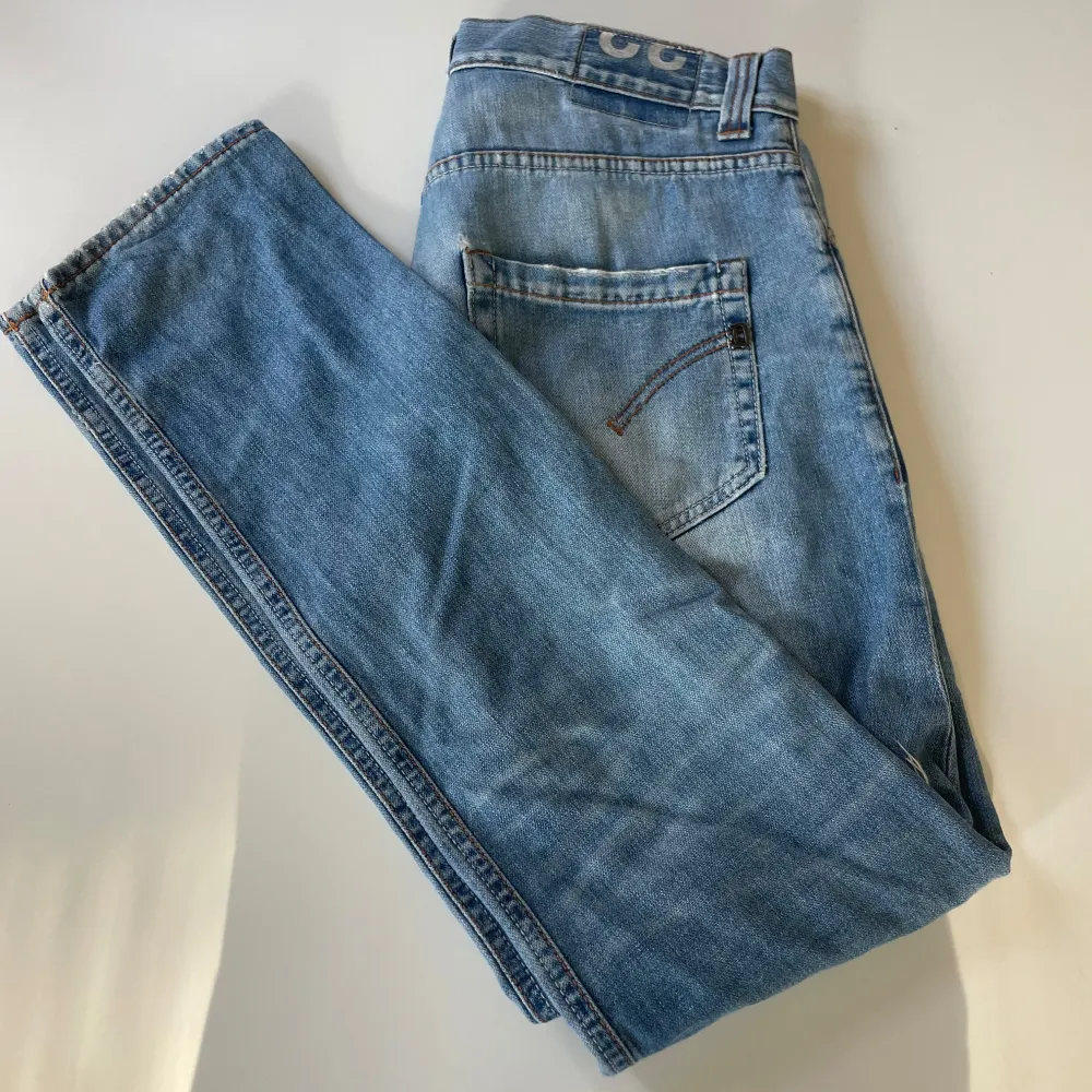 Dondup George Jeans 👖| Är i väldigt gott skick och inga defekter! Hör av dig vid minsta fråga eller fundering 💭 . Jeans & Byxor.