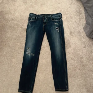 Replay jeans anbass  - Replay jeans i w29 l30. Skick 10/10. Skriv ifall ni har funderingar!