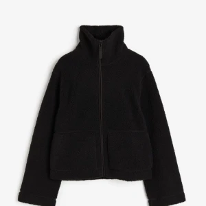 Hm teddyjacka - Säljer denna Teddyjacka som är slutsåld . Använd endast få gånger. Storlek xs