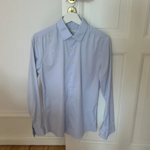 Tiger of Sweden skjorta - Skjorta, extra slim, storlek 38, mycket bra skick