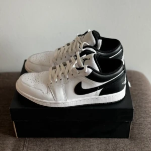 Nike Air Jordan 1 Low - Nike Air Jordan 1 Low  Använda 2 gånger Storlek 41