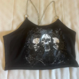 Linne med kedjor - Helt nytt säljes då det var för litet för mig tyvärr 