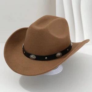 Cowboy hattar  - Säljer två helt oanvända cowboy hattar (oöppnade) perfekt inför halloween🤭 50kr/st Båda för 80kr