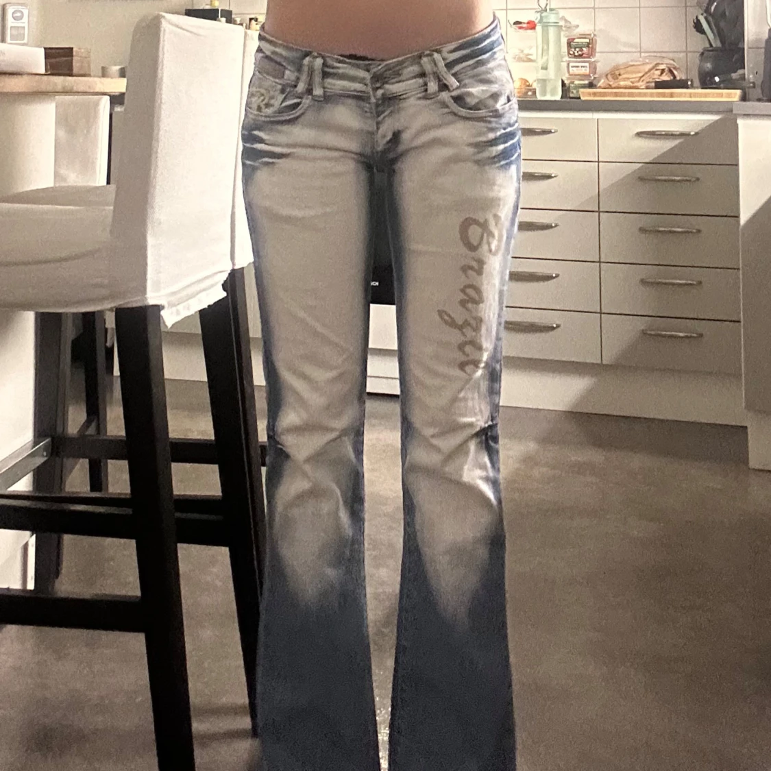 Lågmidjade jeans med Brasilien-tema