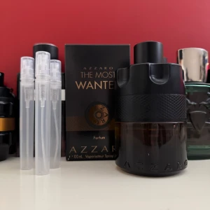 Azzaro The Most Wanted Parfum 5 ml Samples - Säljer 5 ml Samples av Azzaro The Most Wanted Parfum, Perfekt för den som vill ha en intensiv och maskulin doft nu i vinter. 