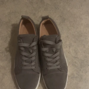 Loubs - snygga loubs använda typ 4 ggr om ens de har inte en box tyvärr K@p1a