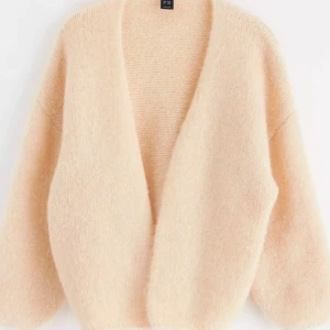 Kofta från Lindex  - Säljer denna populära koftan från Lindex! Skriv privat för egna bilder💞