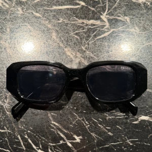 Prada Shades - Nya & oanvända