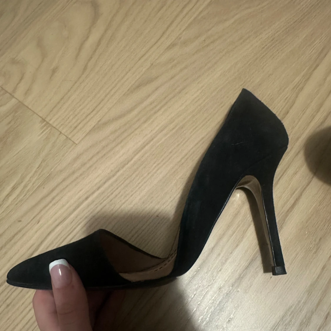 Spetsiga svarta klackar (stilettklackar) - 90