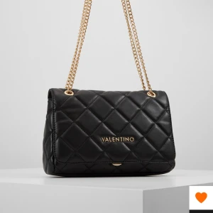 Valentino väska  - Säljer min nya valentino väska, dustbag tillkommer, nypris 1500