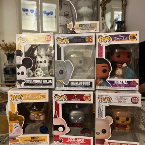 Samling av Funko Pop! figurer - OÖPPNAD Säljer en samling av Funko Pop! Jag säljer de antigen 150kr st eller alla ihop för 3000kr (pris kan alltid diskuteras!) OBS: kontakta mig först innan köp