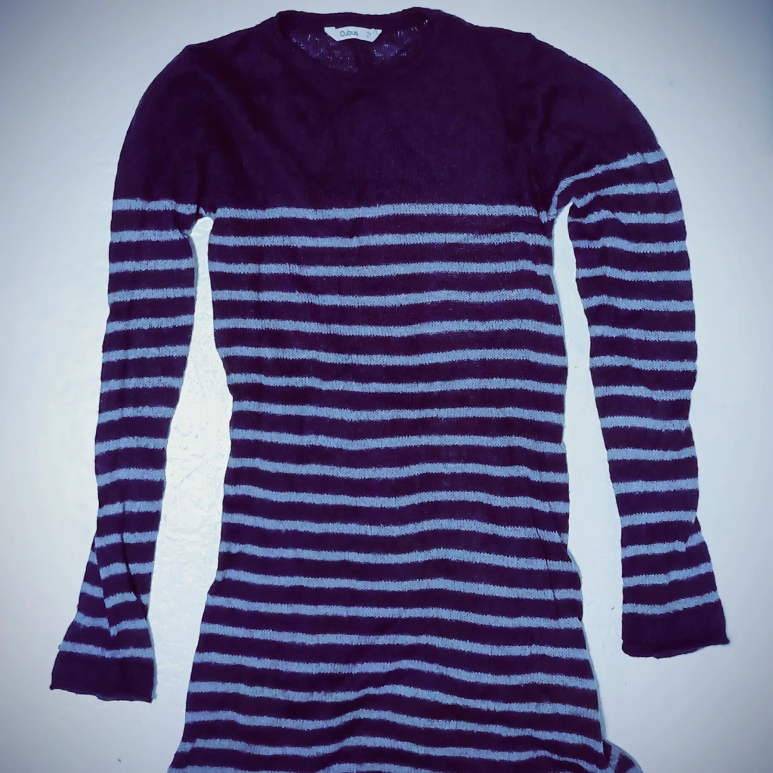 Randig stickad lång tröja