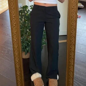 Kritstreck randiga kostymbyxor mid waist  - Fint skick 