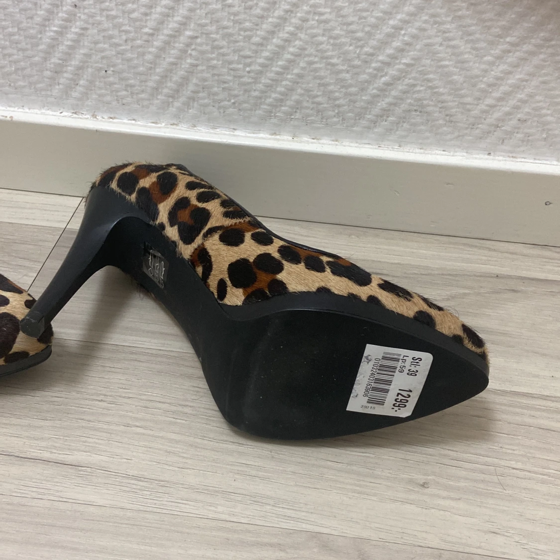 Leopardmönstrade pumps från Novita - 91