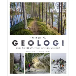 Sverige är fantastiskt - inte minst ur geologisk synvinkel! Nyfiken på geologi tar dig med till 150 spännande platser i Sverige som bjuder på stora geologiska upplevelser. Boken ger en helhetskänsla då den lyfter fram natur- och kulturvärden vid besöksmålen och är såväl en guide- som faktabok - en bok att utgå från när du planerar din nästa utflykt. Här finns platser som överraskar, fascinerar, skapar dramatik, skänker skönhetsupplevelser. I Nyfiken på geologi förklarar Anders Rapp den geologiska bakgrunden till det du kommer att möta på de olika platserna. Kunskapsbitar som gör dina upplevelser ännu större. Bokens huvudfokus ligger på den del av geologin som omfattar former i terrängen, mindre om mineraler och bergarter - även om de sistnämnda är helt centrala i vissa kapitel. Nyfiken på geologi är den första guide- och faktaboken i sitt slag i Sverige.  Läs den här boken - då kommer ni att gå igång på geologi! Finurligt pedagogiskt upplagd. Väldigt trevlig som inspirationsbok! - Joacim Lindwall, Sveriges Radios NaturmorgonBoken kan varmt rekommenderas till alla naturintresserade, både de som ännu inte upptäckt hur fascinerande geologi är och för oss som redan är frälsta men som av någon anledning ännu inte avverkat alla de 150 beskrivna platserna!- Pär Weihed, Geologiskt Forum Anders Rapp är naturpedagog, fotograf och författare. Har skrivit flera naturböcker, som Året-runt-floran (Norstedts) och Väntande, spännande natur (Utbildningsradion) och i samband med den boken medverkat till TV-program för UR, samt den väl spridda boken Trädens knoppar (Naturpedagogen Förlag), som har bidragit till att uppemot två miljoner barn/elever och vuxna under årens lopp har fått en ökad artkunskap på ett lustfyllt sätt.    Format Inbunden   Omfång 289 sidor   Språk Svenska   Förlag Votum & Gullers Förlag   Utgivningsdatum 2020-08-14   Medverkande Anders Rapp   Medverkande Anders Rapp   Medverkande Johan Sjödelius   ISBN 9789189021037  