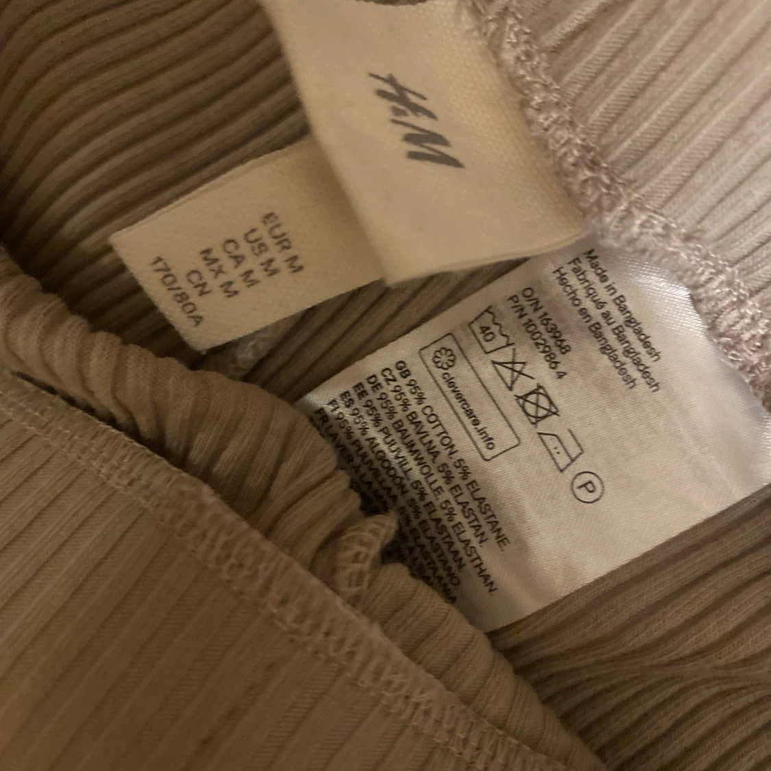 Beige ribbade byxor från H&M - 91
