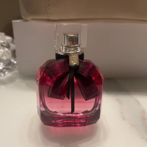 YSL Mon Paris Intensement Eau de Parfum - 50ml flaska , cirka 20% använd. 