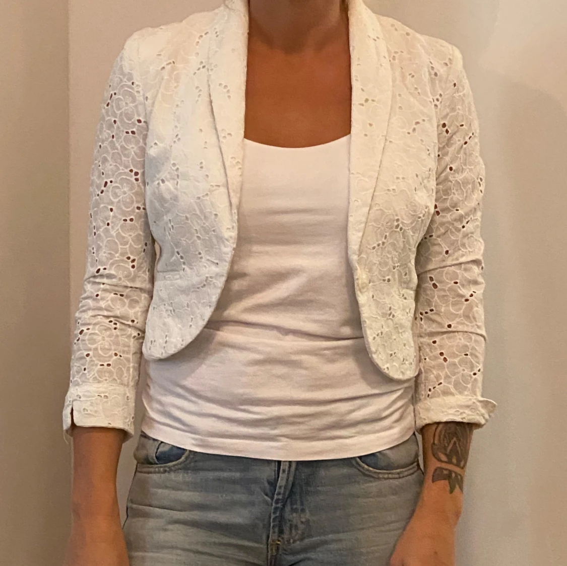 Vit spetskavaj från H&M